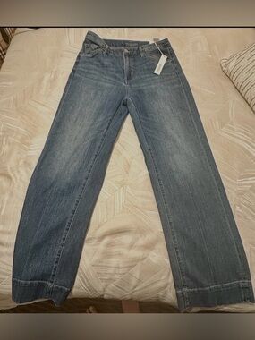 New With Tags! Chico’s Trouser Jeans Size 6R Medium Wash Wide Straight Leg Jeans